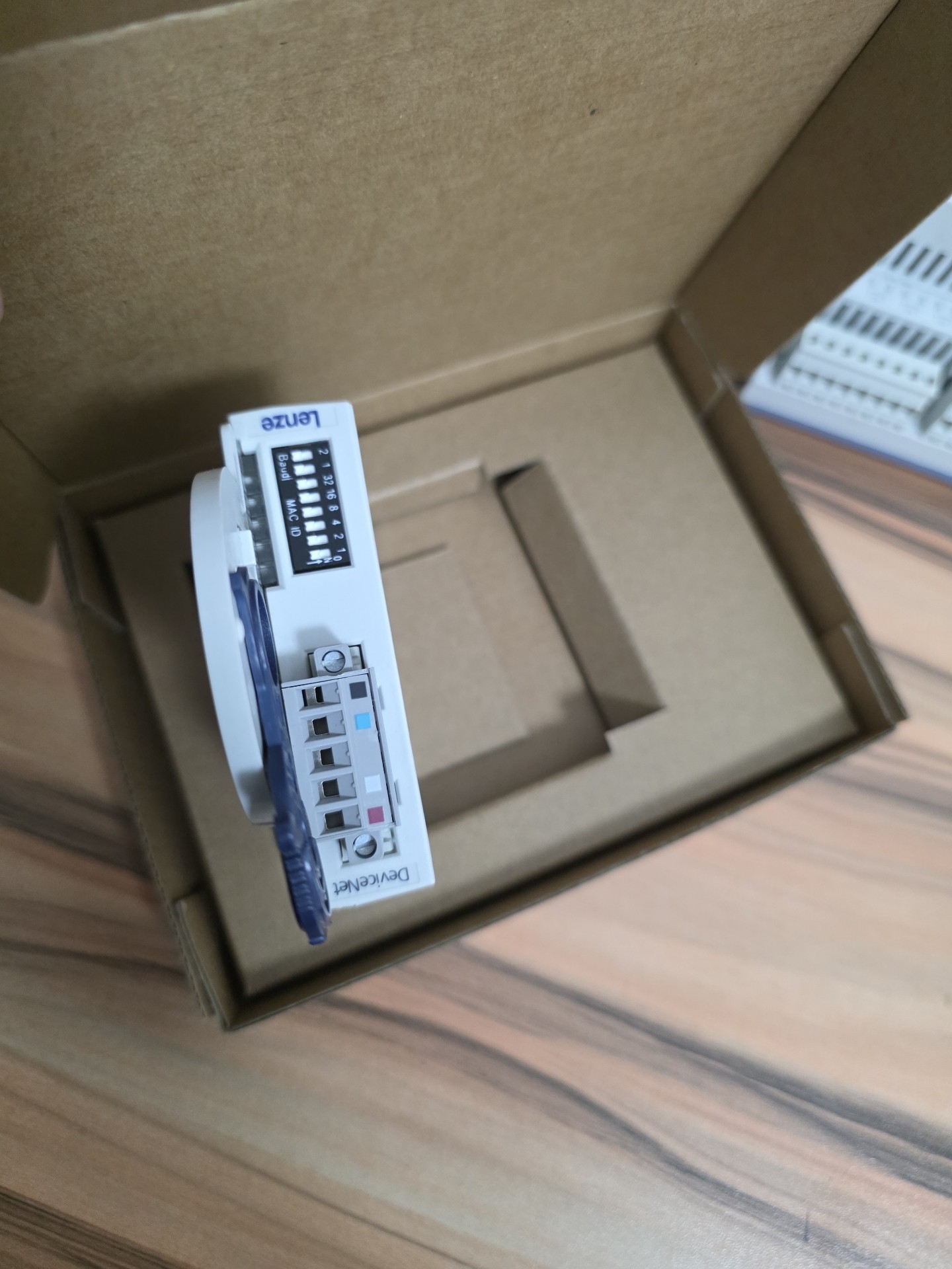 Módulo Lenze E94AYCDN/S, Nuevo - Woodworking News reseña y precio