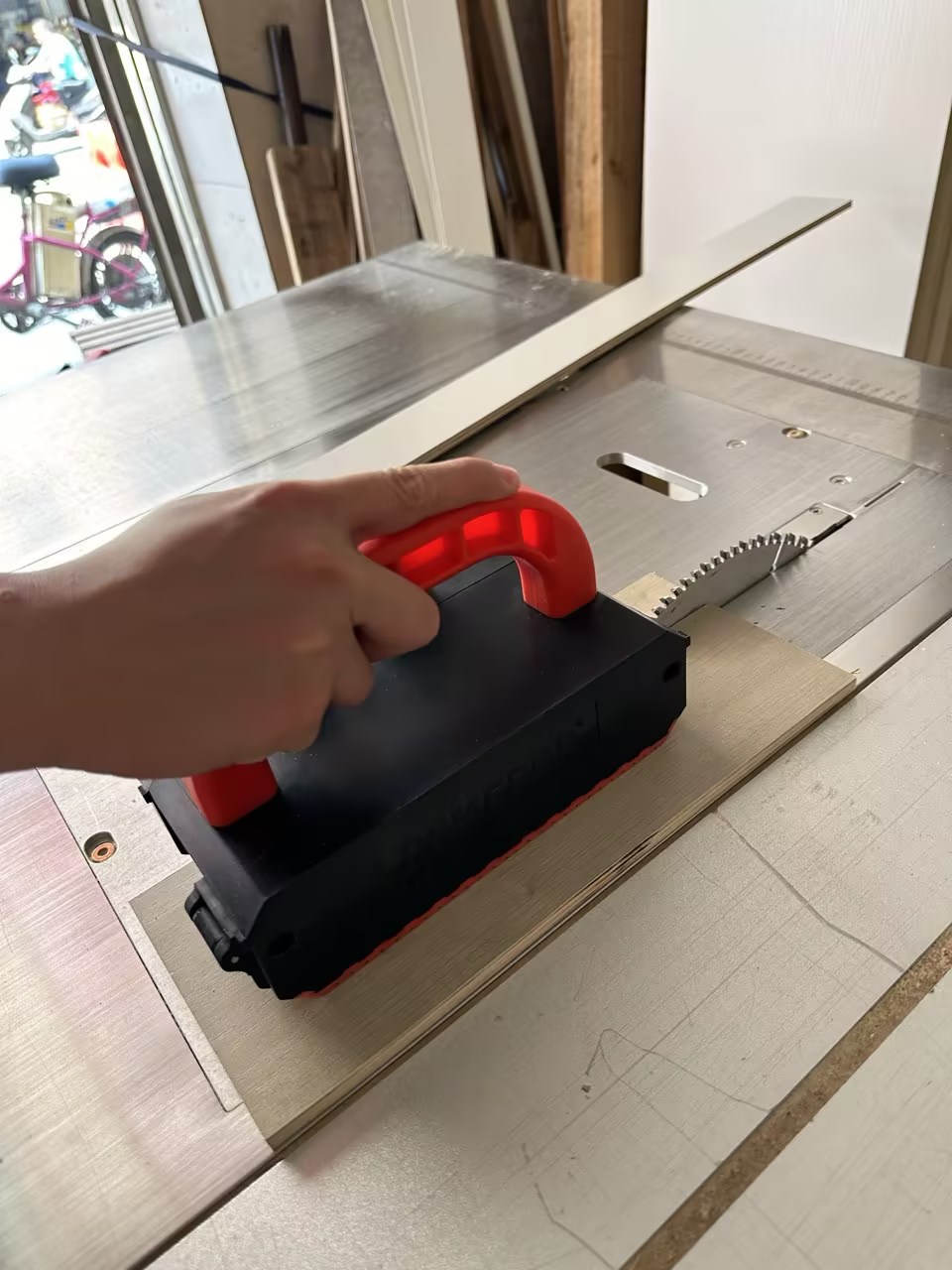 Bloque de empuje ajustable par - Woodworking Bandsaw reseña y precio
